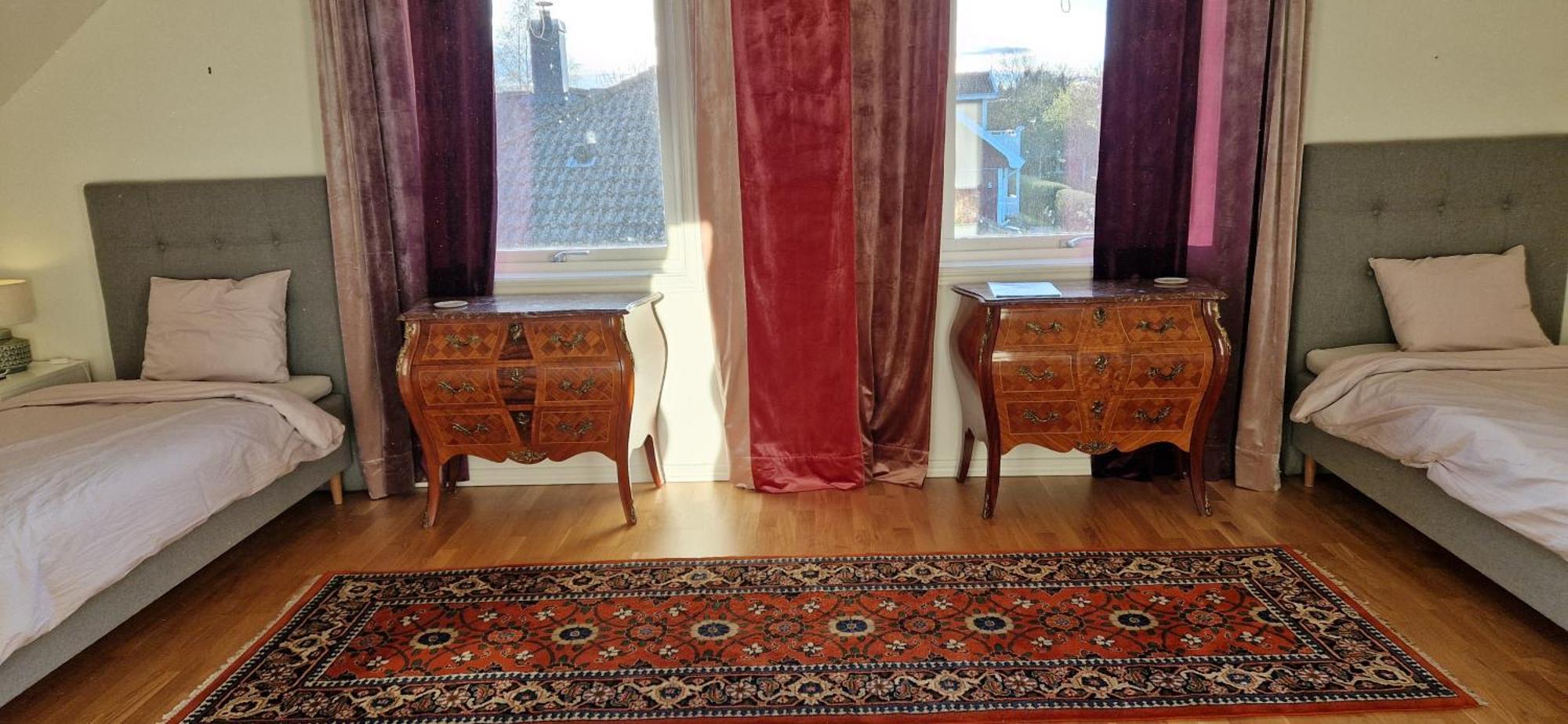 Lila Rummet - Rum Naera Bad Och Centrum, 1 Tr Upp - Saengklaeder & Handdukar Ingar Farjestaden Exterior photo